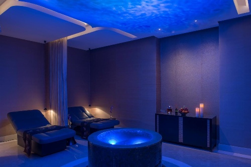 Four Seasons Hotel Riyadh at Kingdom Centre image 1