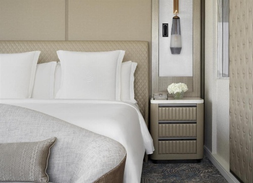 Four Seasons Hotel Riyadh at Kingdom Centre image 37