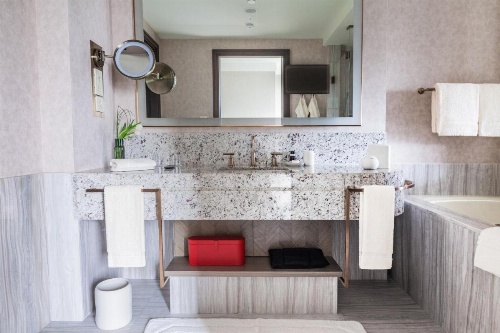 Four Seasons Hotel Riyadh at Kingdom Centre image 44